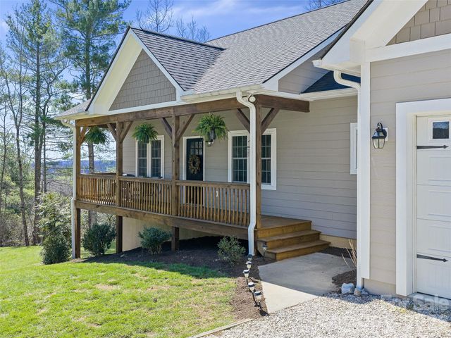 111 Wipprecht Drive, Spruce Pine, NC 28777