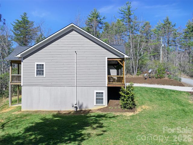 111 Wipprecht Drive, Spruce Pine, NC 28777
