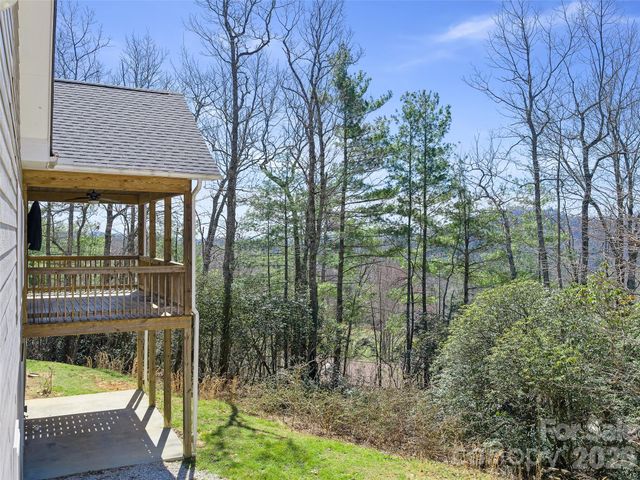 111 Wipprecht Drive, Spruce Pine, NC 28777