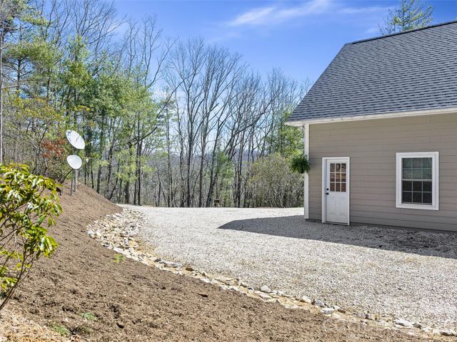 111 Wipprecht Drive, Spruce Pine, NC 28777