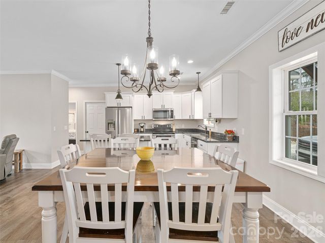 111 Wipprecht Drive, Spruce Pine, NC 28777