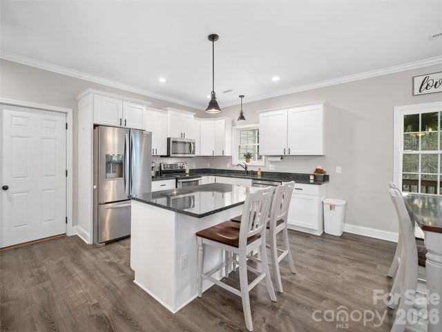 111 Wipprecht Drive, Spruce Pine, NC 28777
