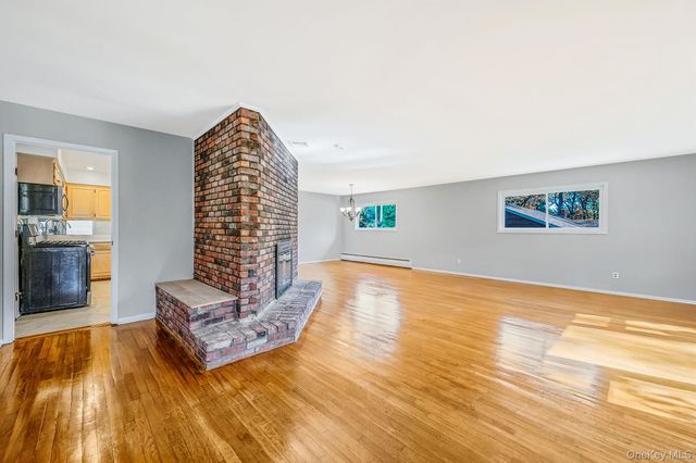 23 Princeton Drive, Dix Hills, NY 11746