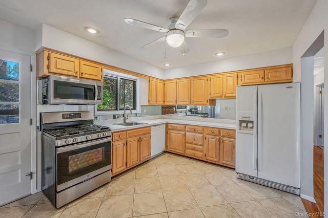 23 Princeton Drive, Dix Hills, NY 11746