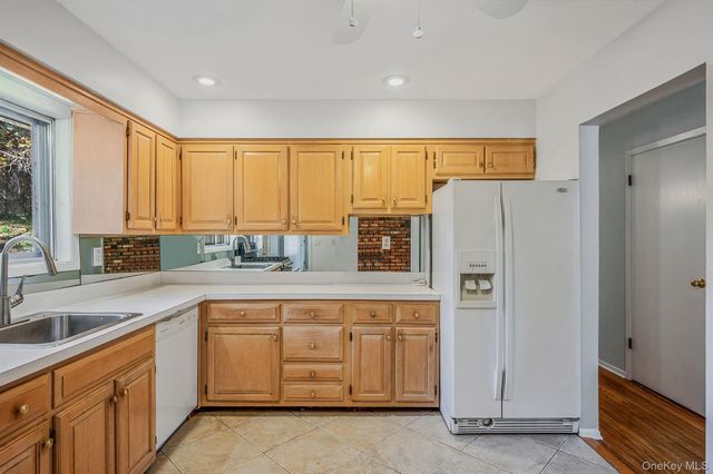 23 Princeton Drive, Dix Hills, NY 11746