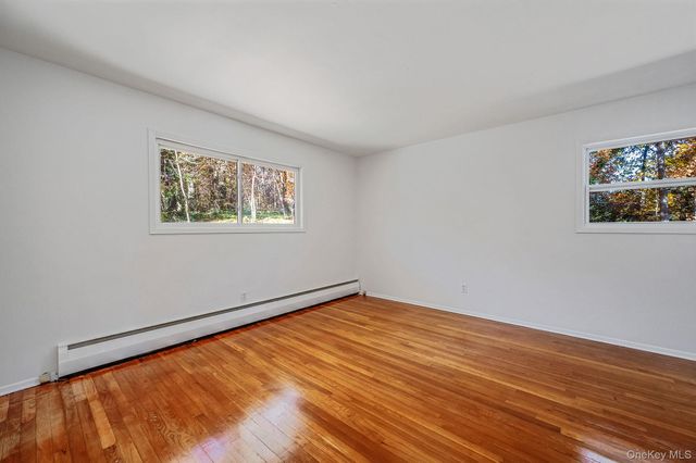 23 Princeton Drive, Dix Hills, NY 11746