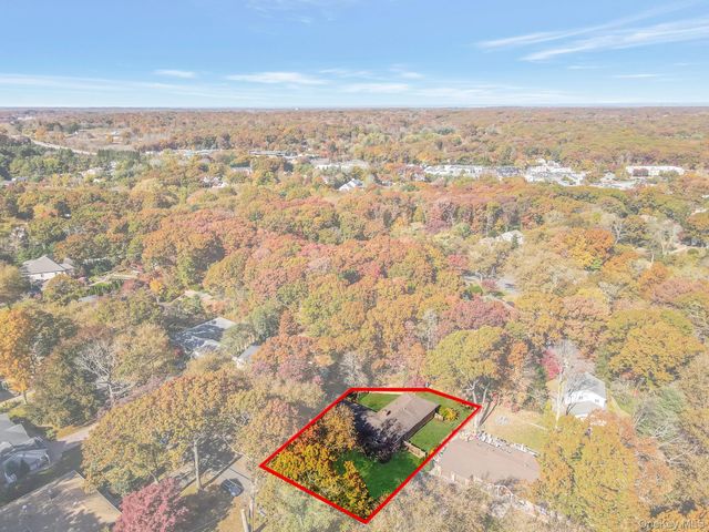 23 Princeton Drive, Dix Hills, NY 11746