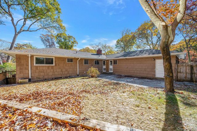 23 Princeton Drive, Dix Hills, NY 11746