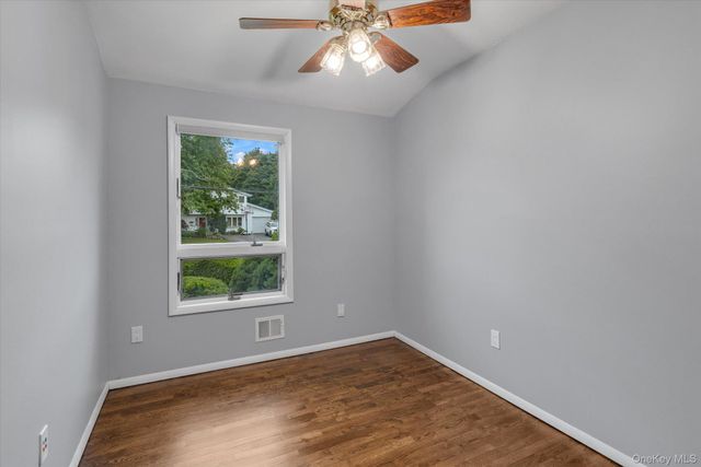517 Ocean Avenue, Oakdale, NY 11769