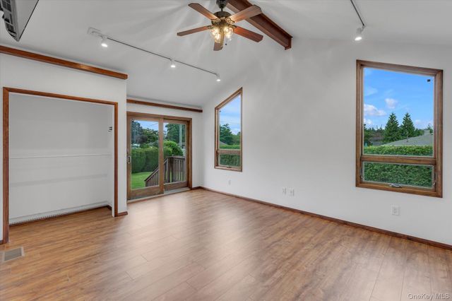 517 Ocean Avenue, Oakdale, NY 11769