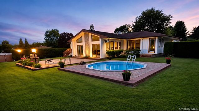 517 Ocean Avenue, Oakdale, NY 11769