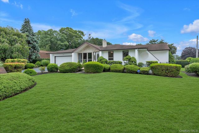 517 Ocean Avenue, Oakdale, NY 11769