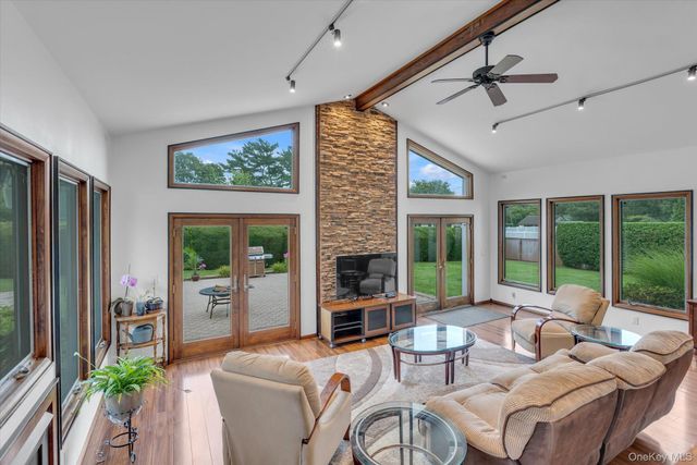 517 Ocean Avenue, Oakdale, NY 11769