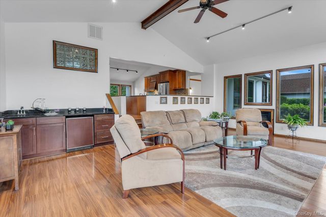 517 Ocean Avenue, Oakdale, NY 11769
