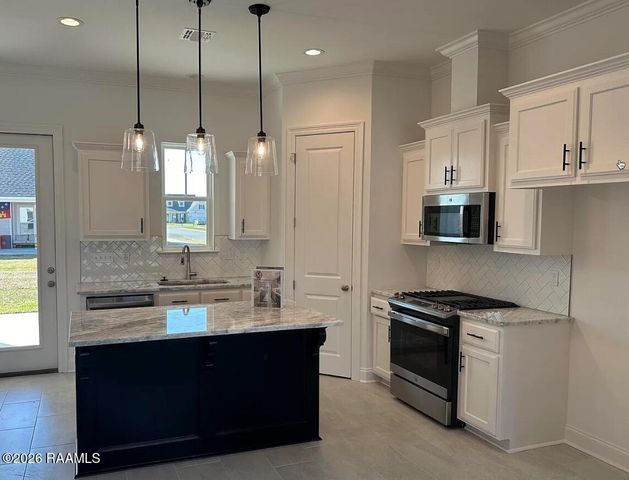 125 Sojourner Drive, Lafayette, LA 70508