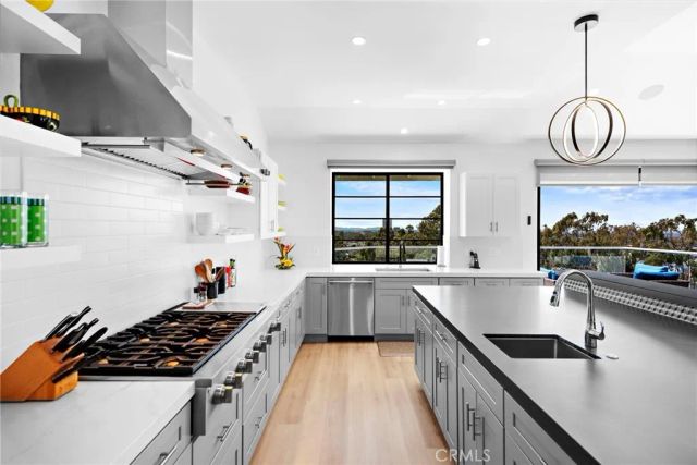 17 Monaco 12, Newport Beach, CA 92660