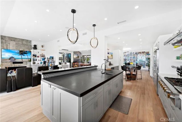 17 Monaco 12, Newport Beach, CA 92660