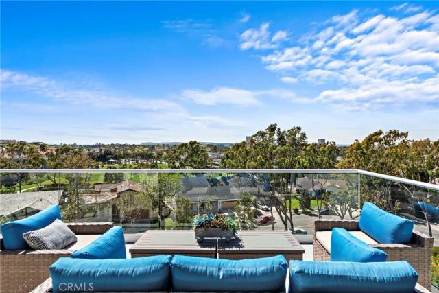 17 Monaco 12, Newport Beach, CA 92660