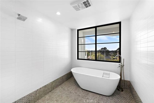 17 Monaco 12, Newport Beach, CA 92660