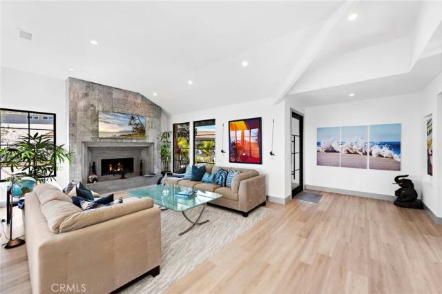 17 Monaco 12, Newport Beach, CA 92660