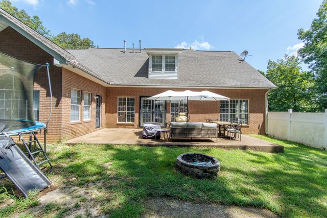 915 Clifftview Rd, Bolivar, TN 38008