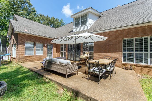 915 Clifftview Rd, Bolivar, TN 38008