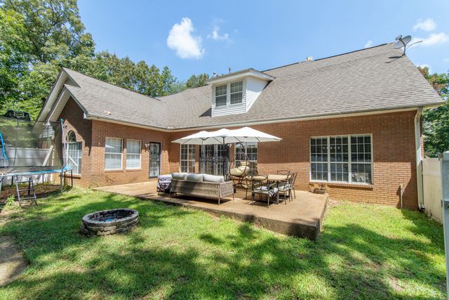 915 Clifftview Rd, Bolivar, TN 38008