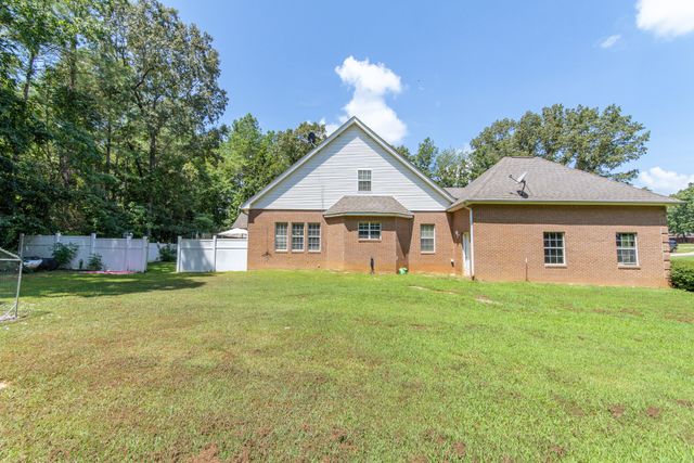 915 Clifftview Rd, Bolivar, TN 38008