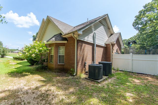 915 Clifftview Rd, Bolivar, TN 38008