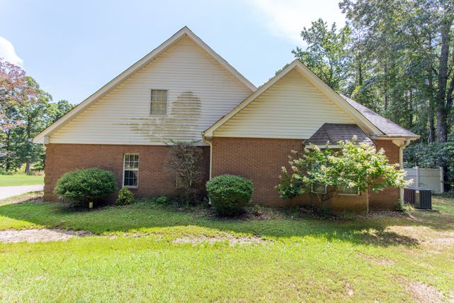 915 Clifftview Rd, Bolivar, TN 38008