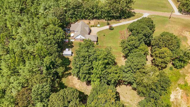 915 Clifftview Rd, Bolivar, TN 38008