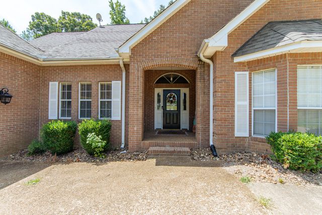 915 Clifftview Rd, Bolivar, TN 38008
