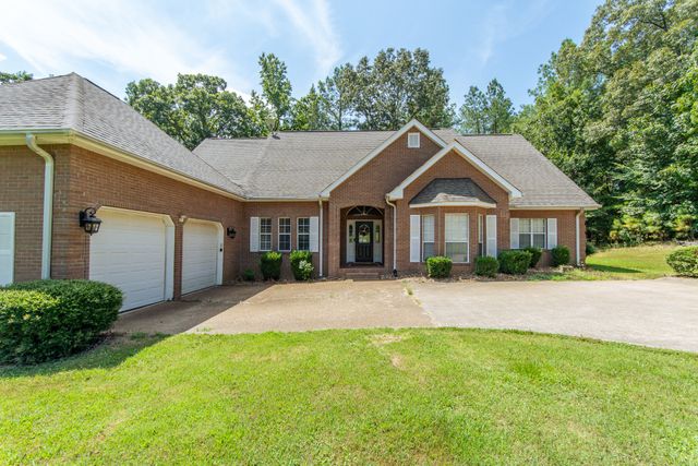915 Clifftview Rd, Bolivar, TN 38008