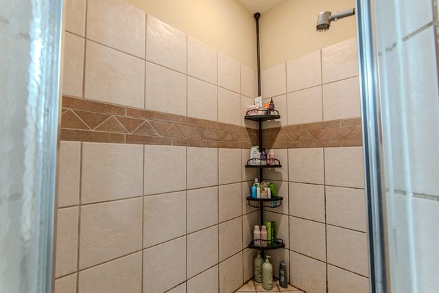 915 Clifftview Rd, Bolivar, TN 38008