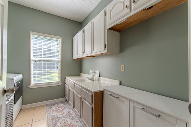 915 Clifftview Rd, Bolivar, TN 38008