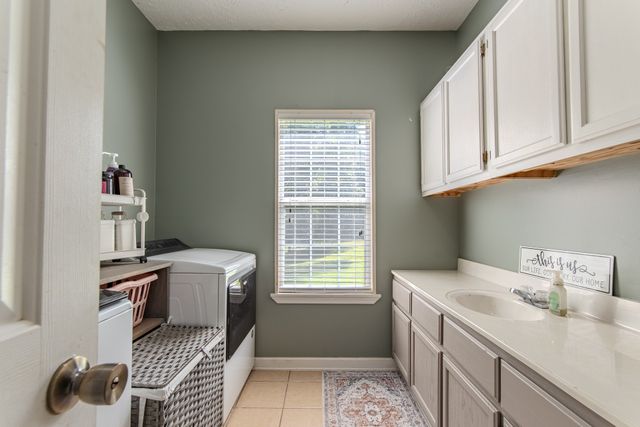 915 Clifftview Rd, Bolivar, TN 38008