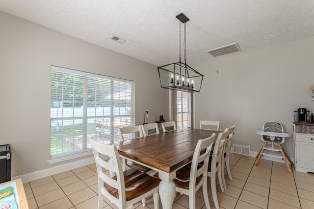 915 Clifftview Rd, Bolivar, TN 38008