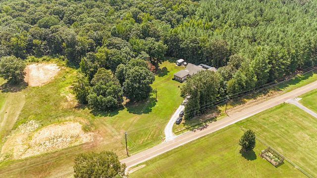 915 Clifftview Rd, Bolivar, TN 38008