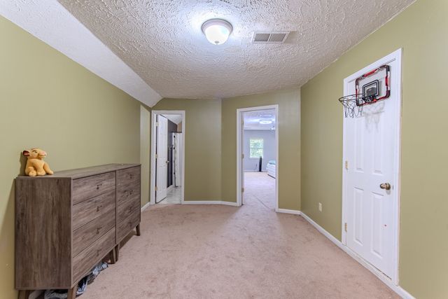 915 Clifftview Rd, Bolivar, TN 38008