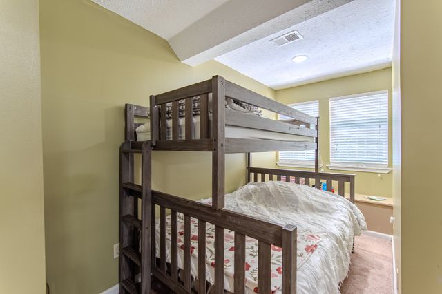 915 Clifftview Rd, Bolivar, TN 38008