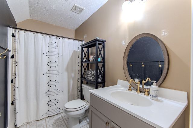 915 Clifftview Rd, Bolivar, TN 38008