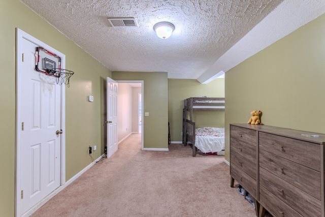 915 Clifftview Rd, Bolivar, TN 38008