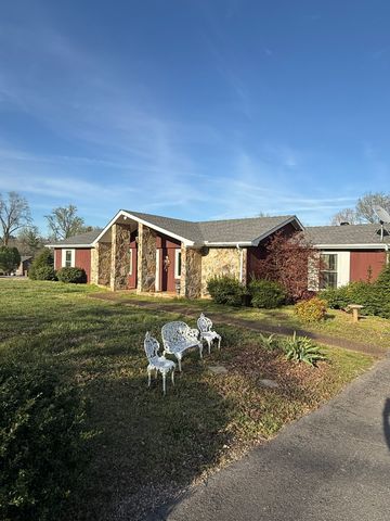 353 Golf Club Rd, Mcminnville, TN 37110