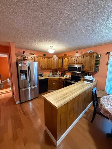 353 Golf Club Rd, Mcminnville, TN 37110