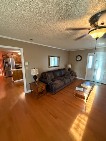 353 Golf Club Rd, Mcminnville, TN 37110