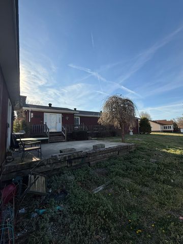 353 Golf Club Rd, Mcminnville, TN 37110