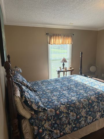 353 Golf Club Rd, Mcminnville, TN 37110