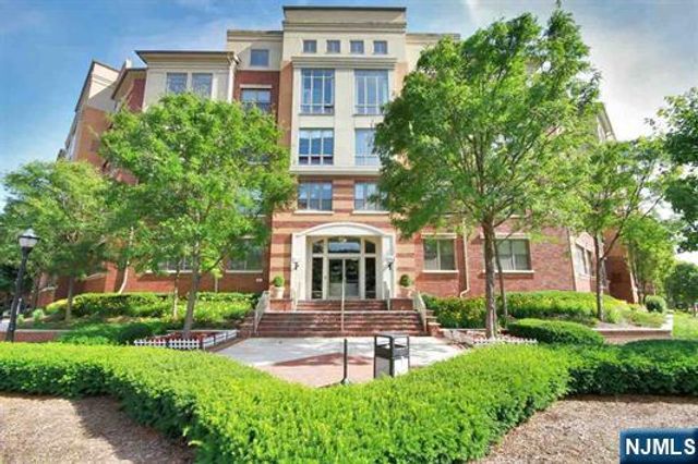 24 Ave At Port Imperial 304, West New York, NJ 07093