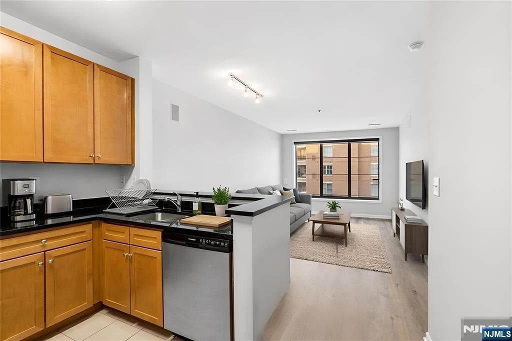 24 Ave At Port Imperial 304, West New York, NJ 07093