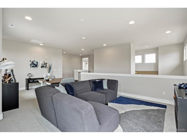 10491 N Sky Dr, Lone Tree, CO 80124